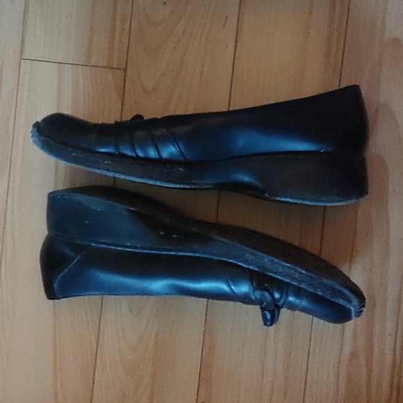 Shoes - Picture 2 of 2